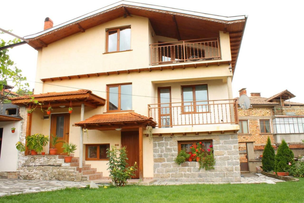 Стаи За Гости Диневи Kalofer Exteriér fotografie
